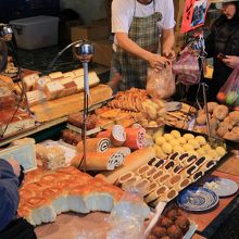 パン屋さんも人気のよう