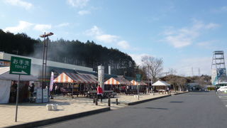 軽食屋からスターバックスコーヒーまで。