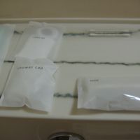 歯ブラシ、ゴム、シャワーキャップ、コットン、綿棒、シェーバー