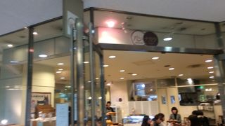 アクロスでパンランチ