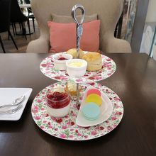 うわぁー、花柄は恥ずかしい！(笑) 