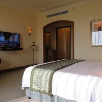 美しいデザインの客室で、質感も高いです 