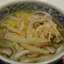 具沢山のおうどんです