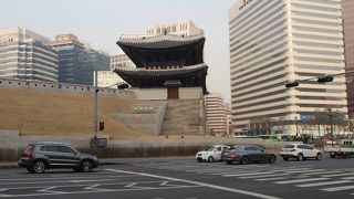 火災の後再現されたソウルのシンボル