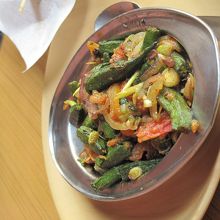 オクラとトマトの炒め物バーミヤン風