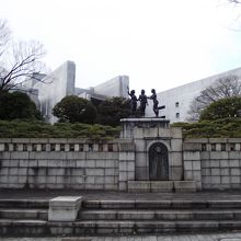 正面から見ても