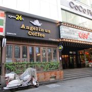 エンジェルインアスコーヒー　釜山西面店　ＣＧＶ映画館のあるビル1階