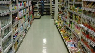 コンビにより安い