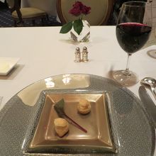 食前のお愉しみ。