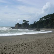 すごい波しぶきの桂浜です