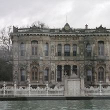 ベイレルベイ宮殿