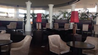 【グッドビュー東京】東京都庁北棟展望室にある眺めの良いレストラン