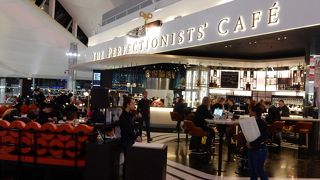 The Perfectionist's Cafe