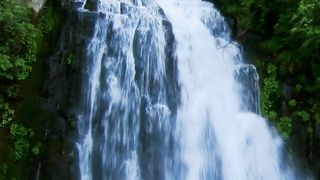 小さな滝です。