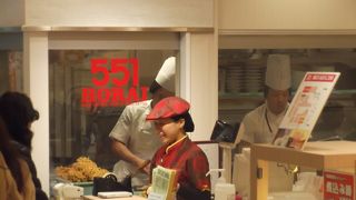 梅田大丸内は、座って食べるところもあります