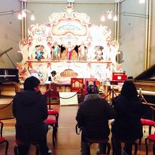 カーニバルなどで使われていたオルゴール。