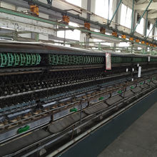 これが生糸を造る機械、 自動繰糸機。ここから日本は発展します