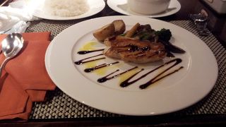 ANAインターコンチのロビーにあります。