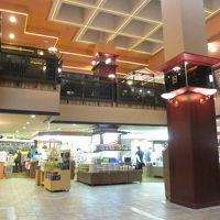 ロビーと売店