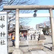 院内に、「身体安全」の稲荷さん「東官守稲荷神社」があります。