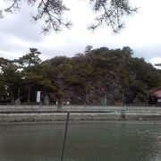 神社は普通、その周りは見ごたえあり