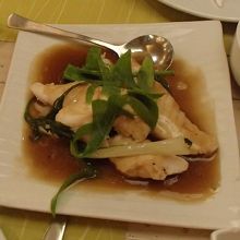 薄切りのラプラプの○○ソース煮。これは美味しい！