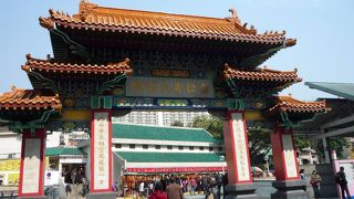 旧正月前は日本の初詣並みの混雑