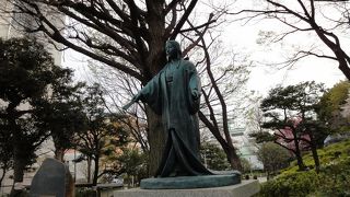 礫川公園にあります