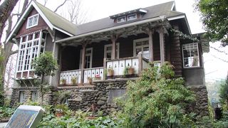 日比谷公園内にあるバンガロー風の建物