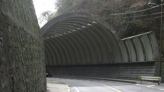 吹き抜けのトンネルがカッコイイ！