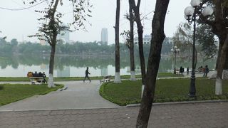 一日中賑わう、市民の憩いの場