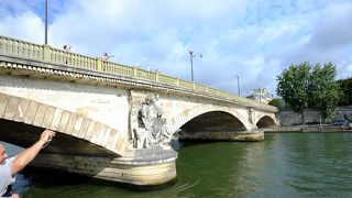 クルーズ船から見るのが一番