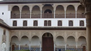 スペイン・イスラム文明の輝かしいモニュメント