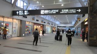 岡山駅前のにぎわいあり