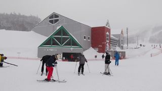 キロロのスキーは寒いので、指先が・・・
