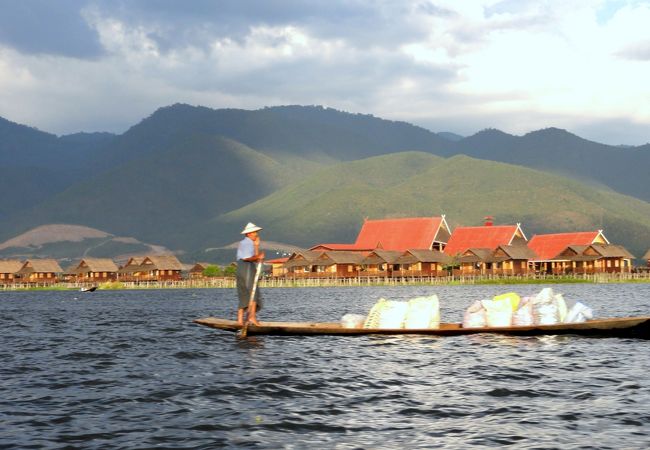 喉かな美しいインレー湖の景観!!