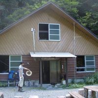 初日はこの小屋で1泊がおすすめ