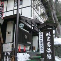右に「光泉寺」に登る階段があります
