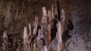 見ごたえのある鍾乳洞