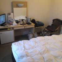 そこそこの広さです。バスルームは狭いかな？