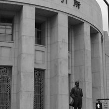 堂々とした建物です