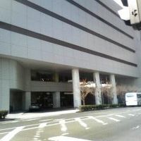 東側の正面玄関です。