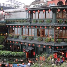 お茶を飲めるみたいだが、一人ではちょっと高い