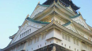 カーブが特徴的な石垣です