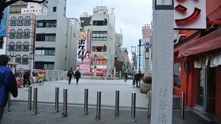 幅の広い橋です