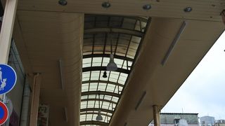 いい意味でローカルな商店街