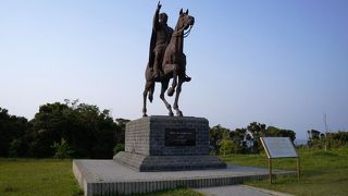 トルコ共和国初代大統領の像 新潟県柏崎市から移設 By 隠居人はせじぃ ムスタファ ケマル アタテュルク騎馬像のクチコミ フォートラベル