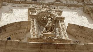 竜を倒すサン・ミケーレの彫刻が美しい♪