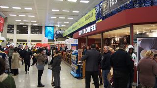 搭乗のタラップはなく、バス移動です