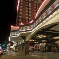 玄関レセプションもそれなりの雰囲気